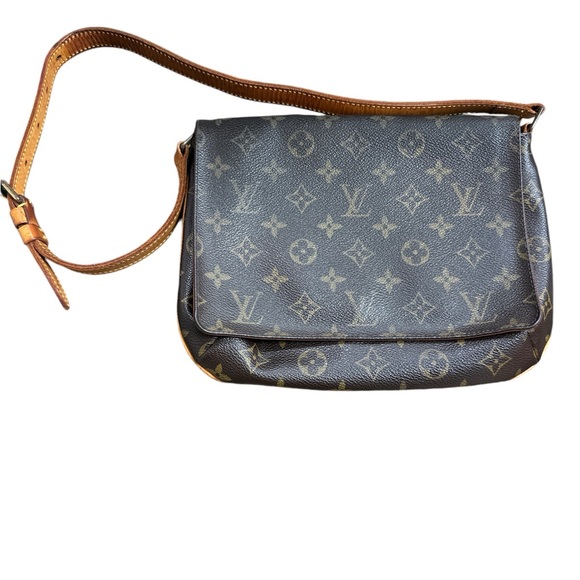 Authentic LOUIS VUITTON Monogram Musette Tango Shoulder Bag - Picture 2 of 13